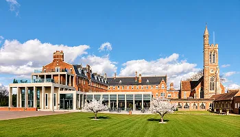 Hand Picked Hotels website by Keyideas