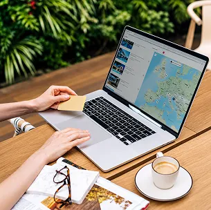 travel booking website design services